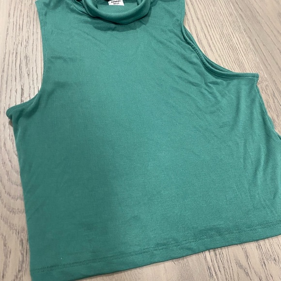 Aritzia Sunday Best Ribbed Mock Neck Green Crop Sleeveless Basic Top Size Small - Picture 2 of 6